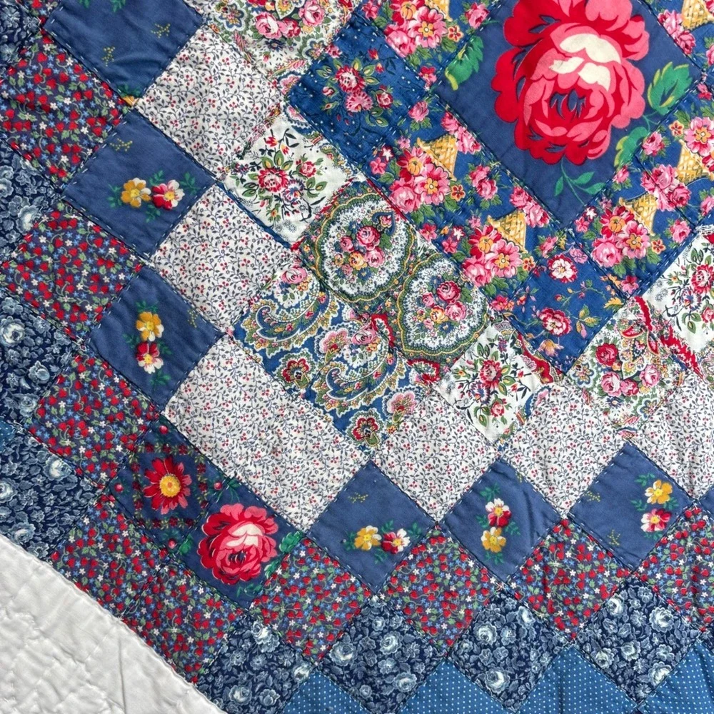 VTG‎ Handmade Patchwork Heirloom Quilt 80s Blanket Blue White Floral Cottagecore